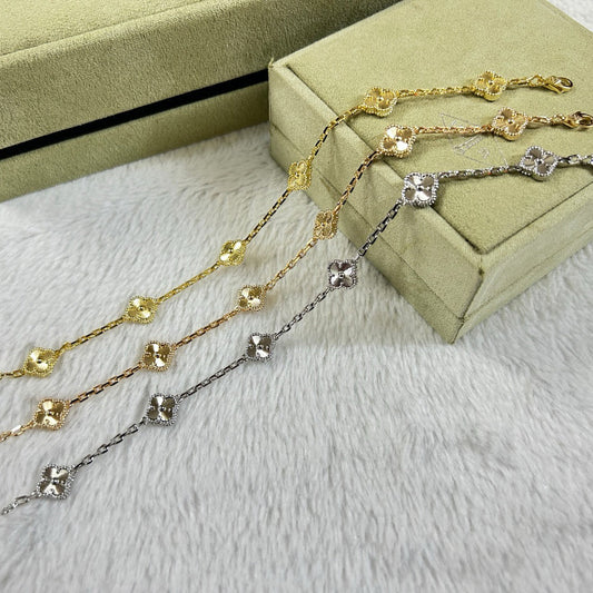 [Joyas Regalia] PULSERA DE DIAMANTES CON 6 MOTIVOS DE TRÉBOL