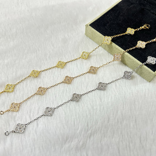 [Joyas Regalia] PULSERA DE DIAMANTES CON 6 MOTIVOS DE TRÉBOL
