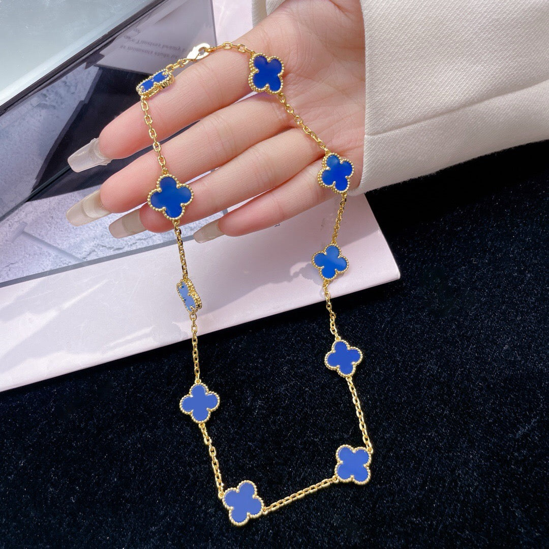 [Joyas Regalia] COLLAR DE ÁGATA AZUL CON 10 MOTIVOS DE TRÉBOLES
