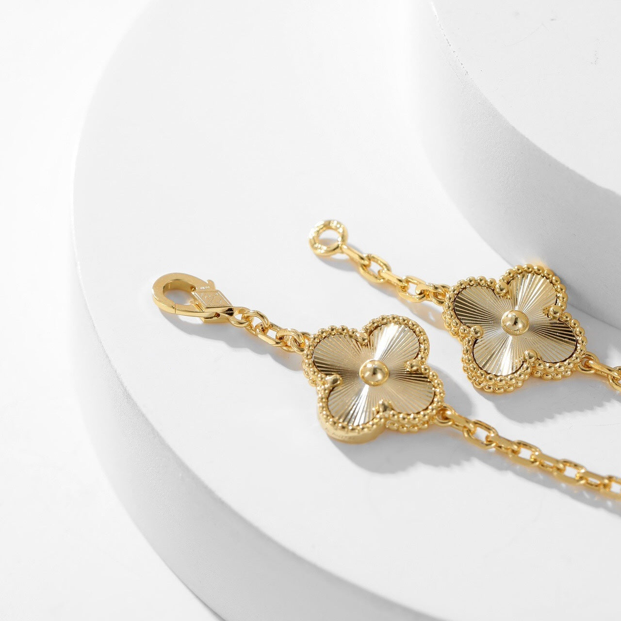 [Regalia jewelry]CLOVERS THE 10-MOTIFS LASER NECKLACE