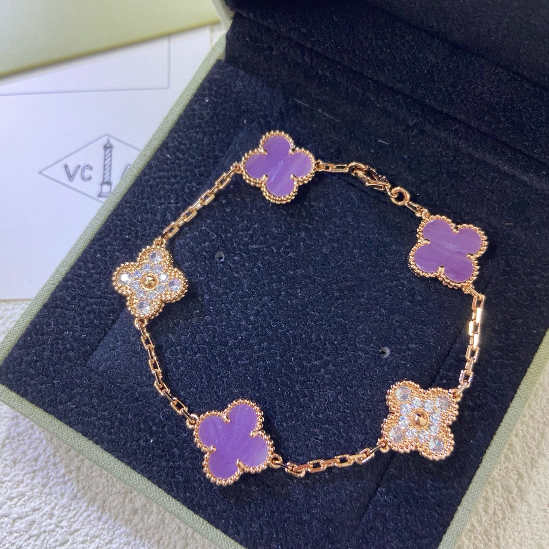 [Joyas Regalia] PULSERA DE DIAMANTES PÚRPURA VIOLETA CON 5 MOTIVOS DE TRÉBOL