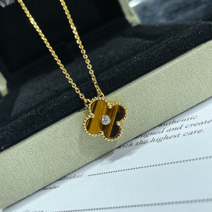 [Joyas Regalia]Collar de TRÉBOL de 15 mm con diamantes y ágata de ojo de tigre amarilla