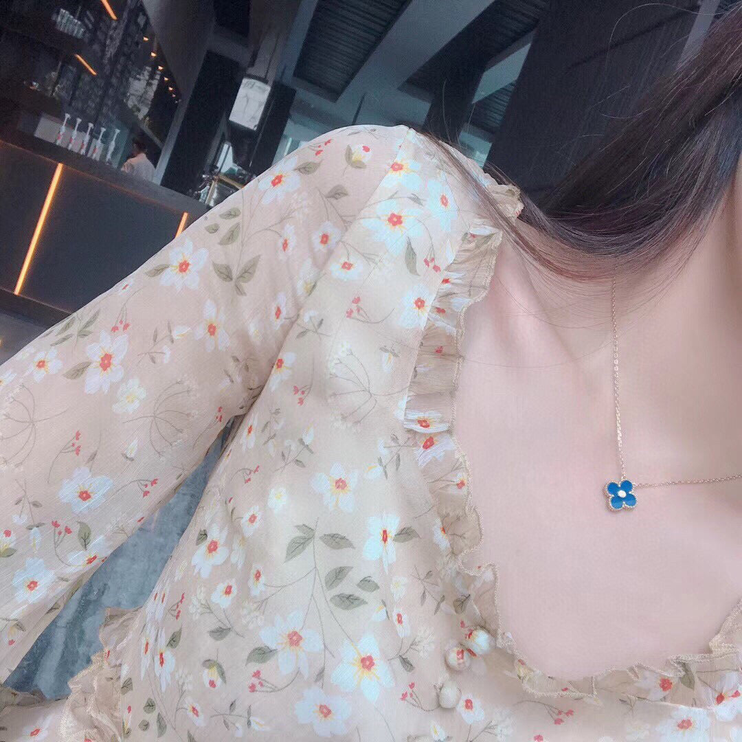 [Joyas Regalia] COLLAR DE TRÉBOL DE 15 MM CON DIAMANTE Y ÁGATA AZUL