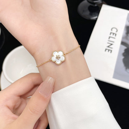 [Joyas Regalia] PULSERA DE FLOR DE CIRUELO DE TRAPEADOR BLANCO DE LA SUERTE