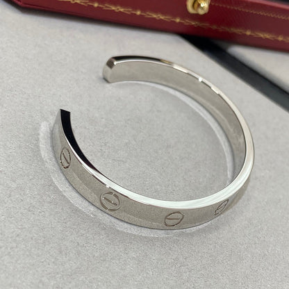 [Joyas Regalia] PULSERA DE AMOR DE 6,1 MM CON 1 DIAMANTE Y BRAZALETE ABIERTO 