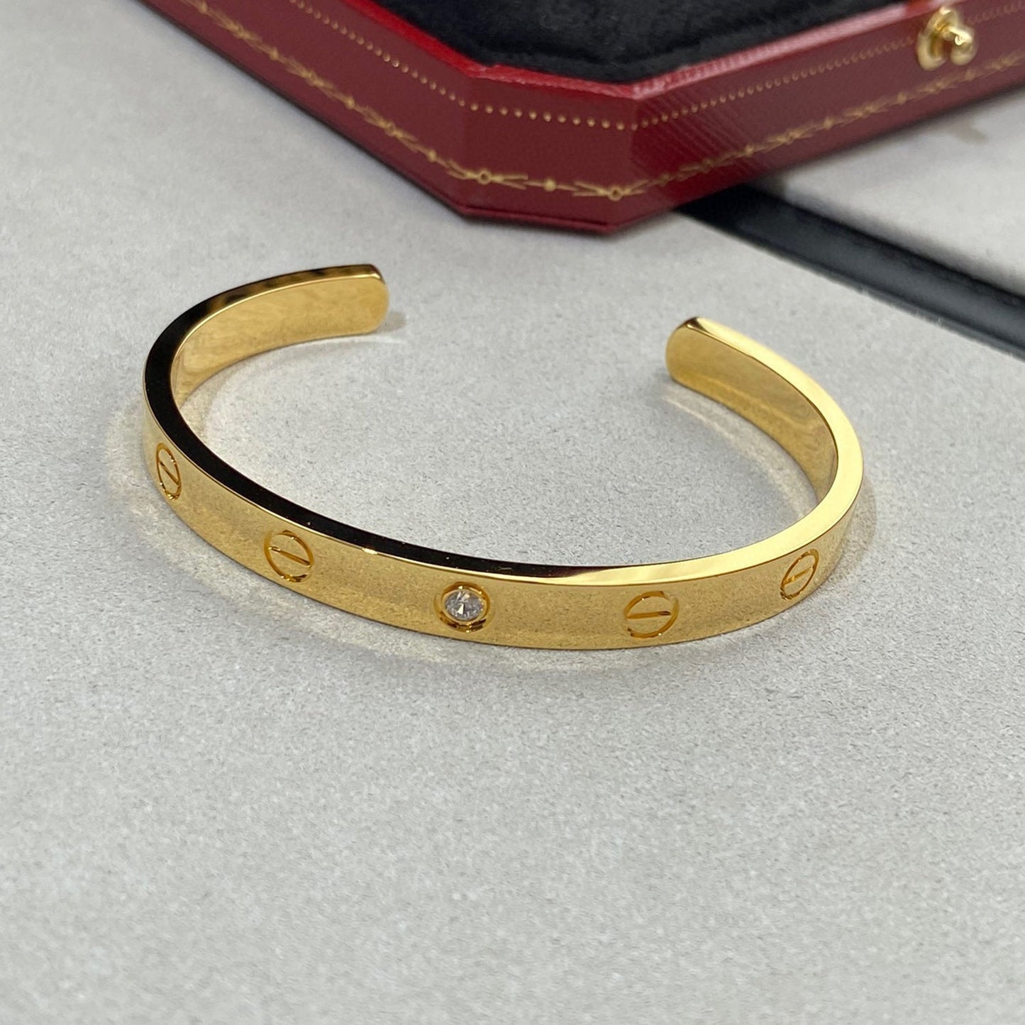 [Joyas Regalia] PULSERA DE AMOR DE 6,1 MM CON 1 DIAMANTE Y BRAZALETE ABIERTO 