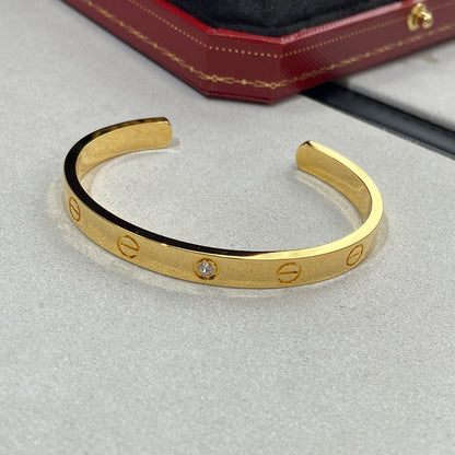 [Joyas Regalia] PULSERA DE AMOR DE 6,1 MM CON 1 DIAMANTE Y BRAZALETE ABIERTO 