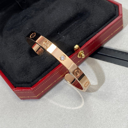 [Joyas Regalia] PULSERA DE AMOR DE 6,1 MM CON 1 DIAMANTE Y BRAZALETE ABIERTO 
