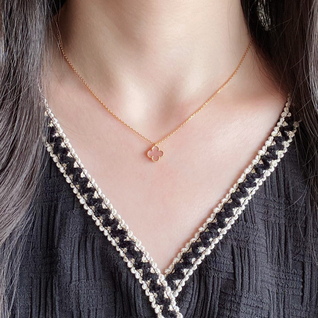 [Regalia jewelry]CLOVER 15MM PINK MOTHER-OF-PEARL SINGLE FLOWER NECKLACE