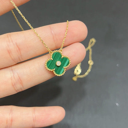 [Joyas Regalia] COLLAR DE TRÉBOL CON TURQUESA Y DIAMANTE DE 15 MM