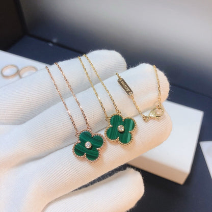 [Joyas Regalia] COLLAR DE TRÉBOL CON TURQUESA Y DIAMANTE DE 15 MM