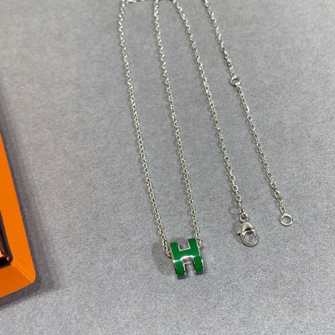 [Joyas Regalia] COLLAR POP H VERDE PLATA Y ORO