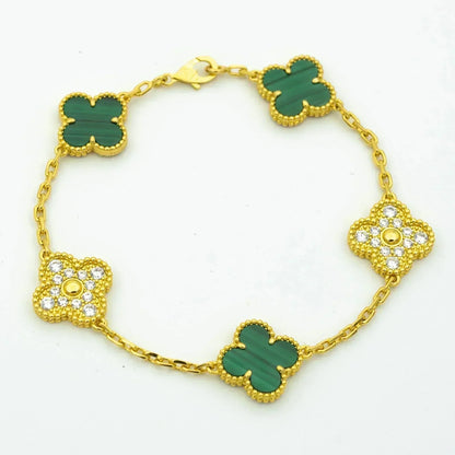 [Joyas Regalia] PULSERA DE MALAQUITA Y DIAMANTES CON 5 MOTIVOS DE TRÉBOL