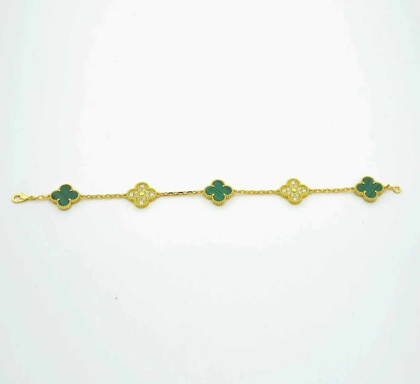 [Joyas Regalia] PULSERA DE MALAQUITA Y DIAMANTES CON 5 MOTIVOS DE TRÉBOL
