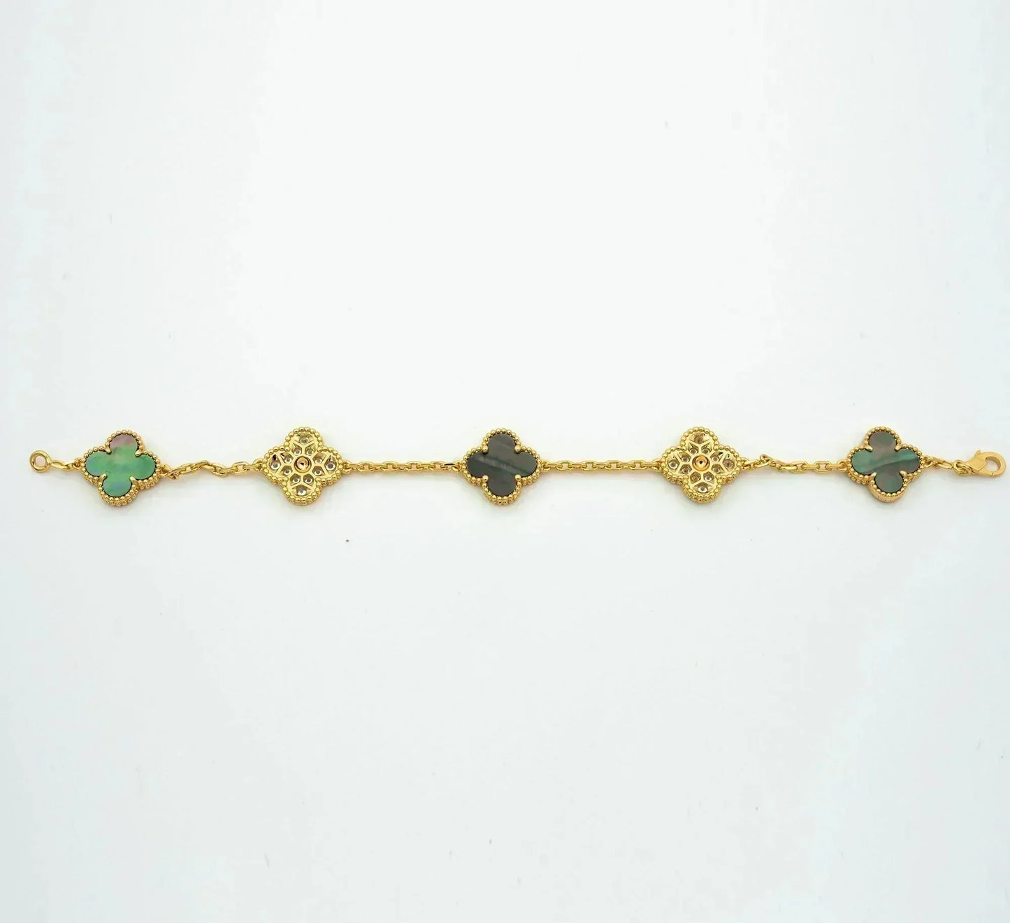 [Joyas Regalia] PULSERA DE DIAMANTES CON 5 MOTIVOS DE TRÉBOL EN COLOR GRIS