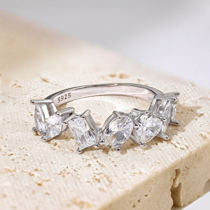 [Joyas Regalia] Anillo delicado de múltiples cortes