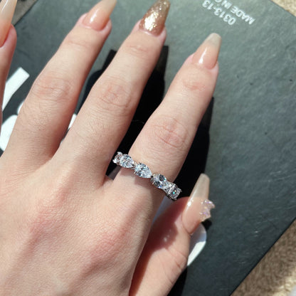 [Joyas Regalia] Exquisito anillo de tenis con corte de pera