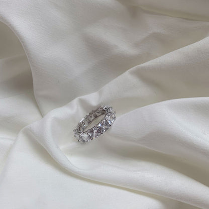 [Joyas Regalia] Elegante anillo de tenis de corte princesa