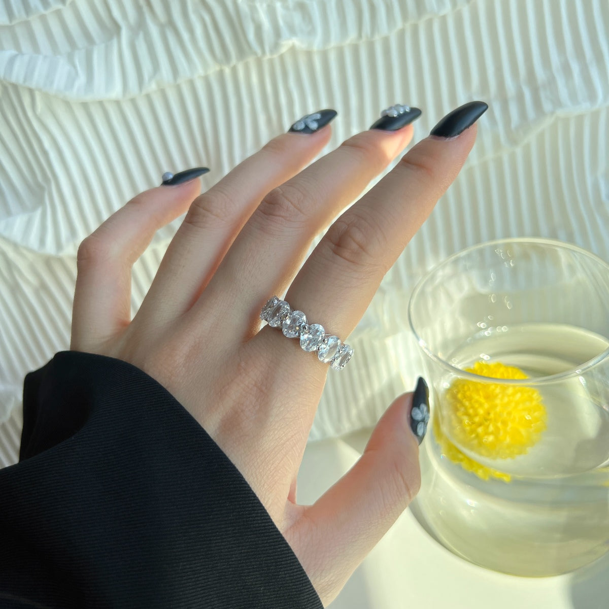 [Joyas Regalia] Anillo de tenis delicado con corte cojín alargado
