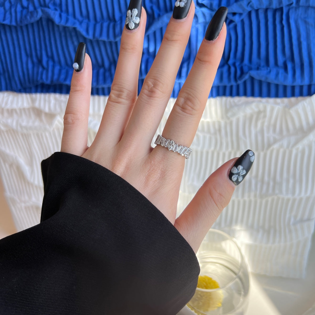 [Joyas Regalia] Anillo de tenis delicado con múltiples formas