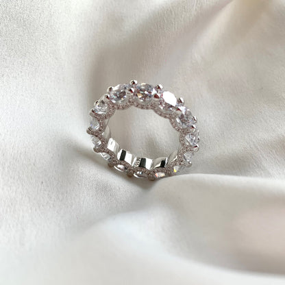 [Joyas Regalia] Precioso anillo de tenis de corte redondo