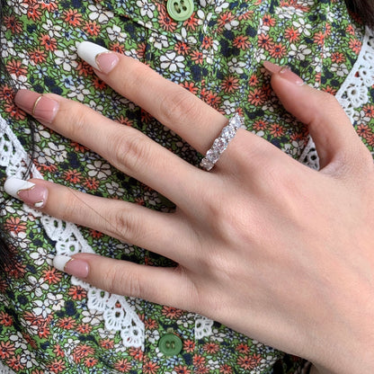 [Joyas Regalia] Precioso anillo de tenis de corte redondo
