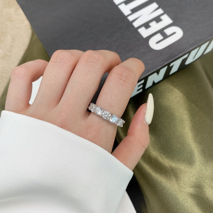 [Joyas Regalia] Precioso anillo de tenis de corte redondo