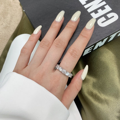 [Joyas Regalia] Precioso anillo de tenis de corte redondo