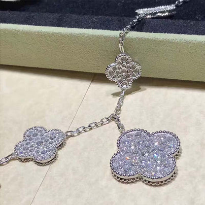 [Joyas Regalia] PULSERA DE PLATA Y DIAMANTES CON 6 MOTIVOS DE TRÉBOL