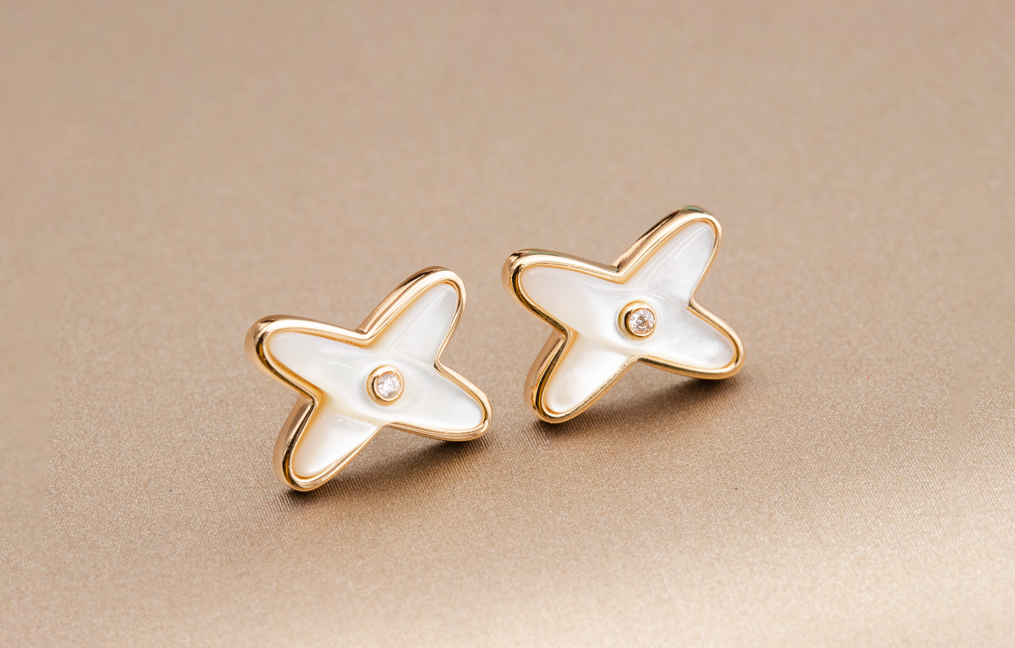 [Joyas Regalia] PENDIENTES DE DIAMANTES DE ORO ROSA CON MOP BLANCO