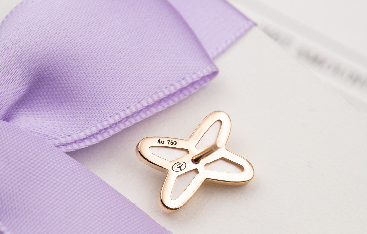 [Joyas Regalia] PENDIENTES DE DIAMANTES DE ORO ROSA CON MOP BLANCO