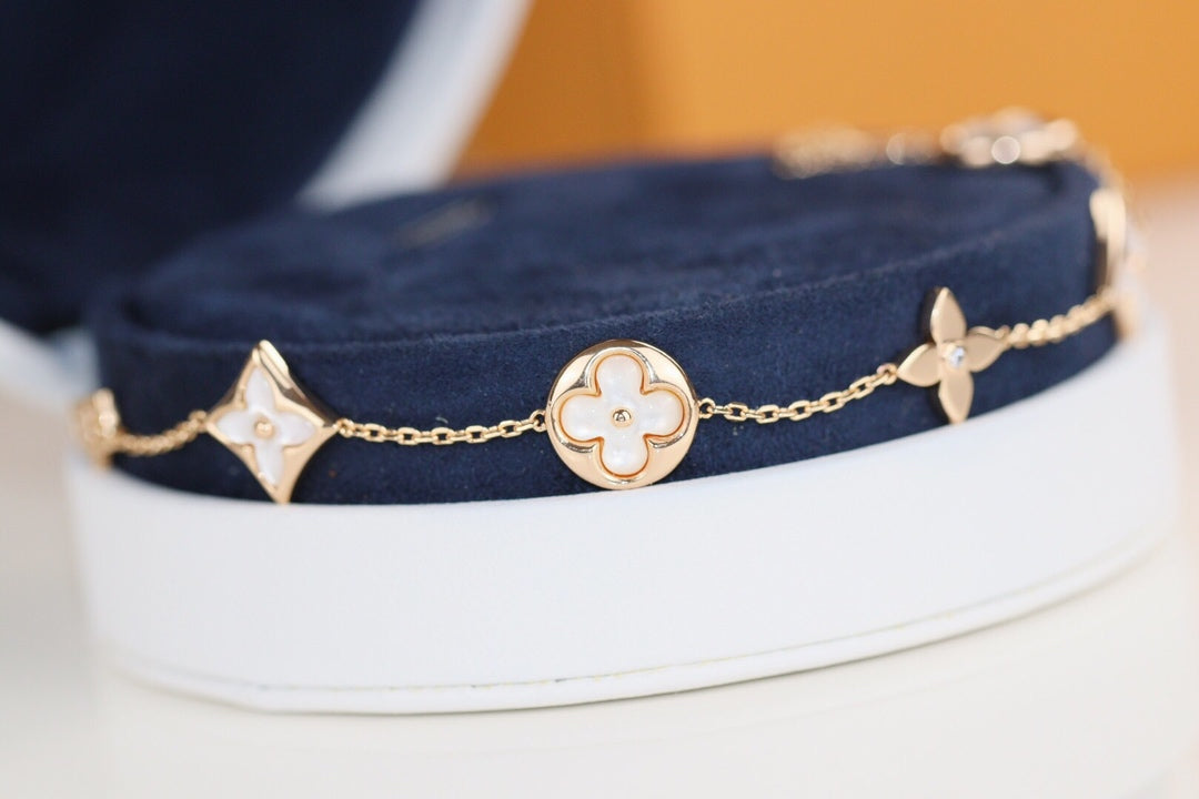 [Regalia jewelry]LEAF CLOVER BRACELET