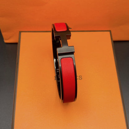 [Joyas Regalia] PULSERA CLIC HM SO NEGRA Y ROJA