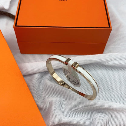 [Joyas Regalia] PULSERA CLÁSICA HM CLIC BLANCA DE 8 MM CON ESMALTE
