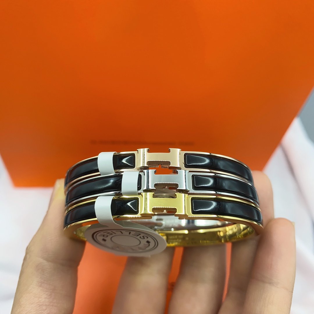 [Joyas Regalia] PULSERA CLÁSICA HM CLIC NEGRO DE 8 MM CON ESMALTE