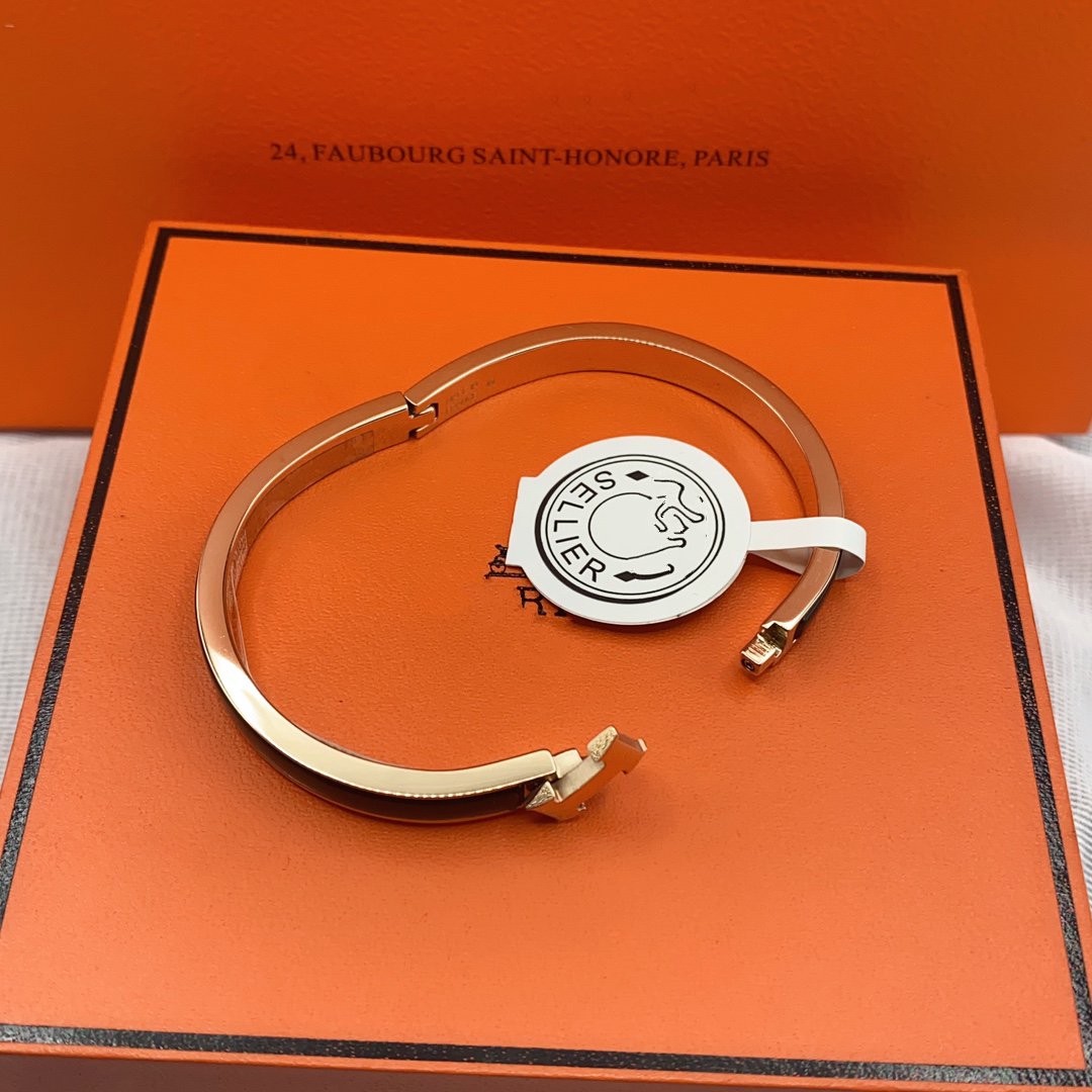 [Joyas Regalia] PULSERA CLÁSICA HM CLIC NEGRO DE 8 MM CON ESMALTE