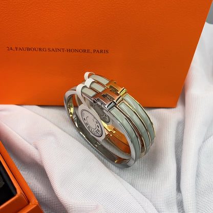[Joyas Regalia] PULSERA CLÁSICA HM CLIC VERDE DE 8 MM CON ESMALTE