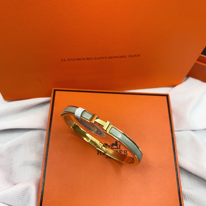 [Joyas Regalia] PULSERA CLÁSICA HM CLIC VERDE DE 8 MM CON ESMALTE