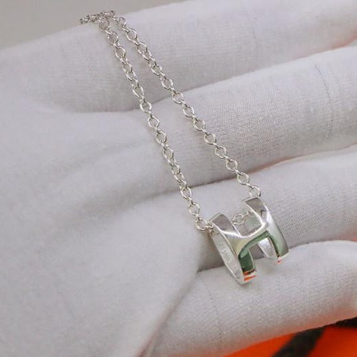 [Joyas Regalia] COLLAR HM SERIE OVALADA CON LETRA H