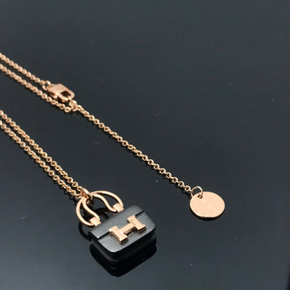 [Joyas Regalia] COLLAR CON COLGANTE CONSTANCE DE HM AMULETTES PARA MUJER