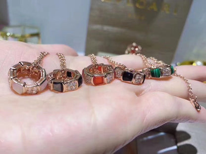[Regalia jewelry]SERPENTI PEDANT DIAMOND NECKLACE