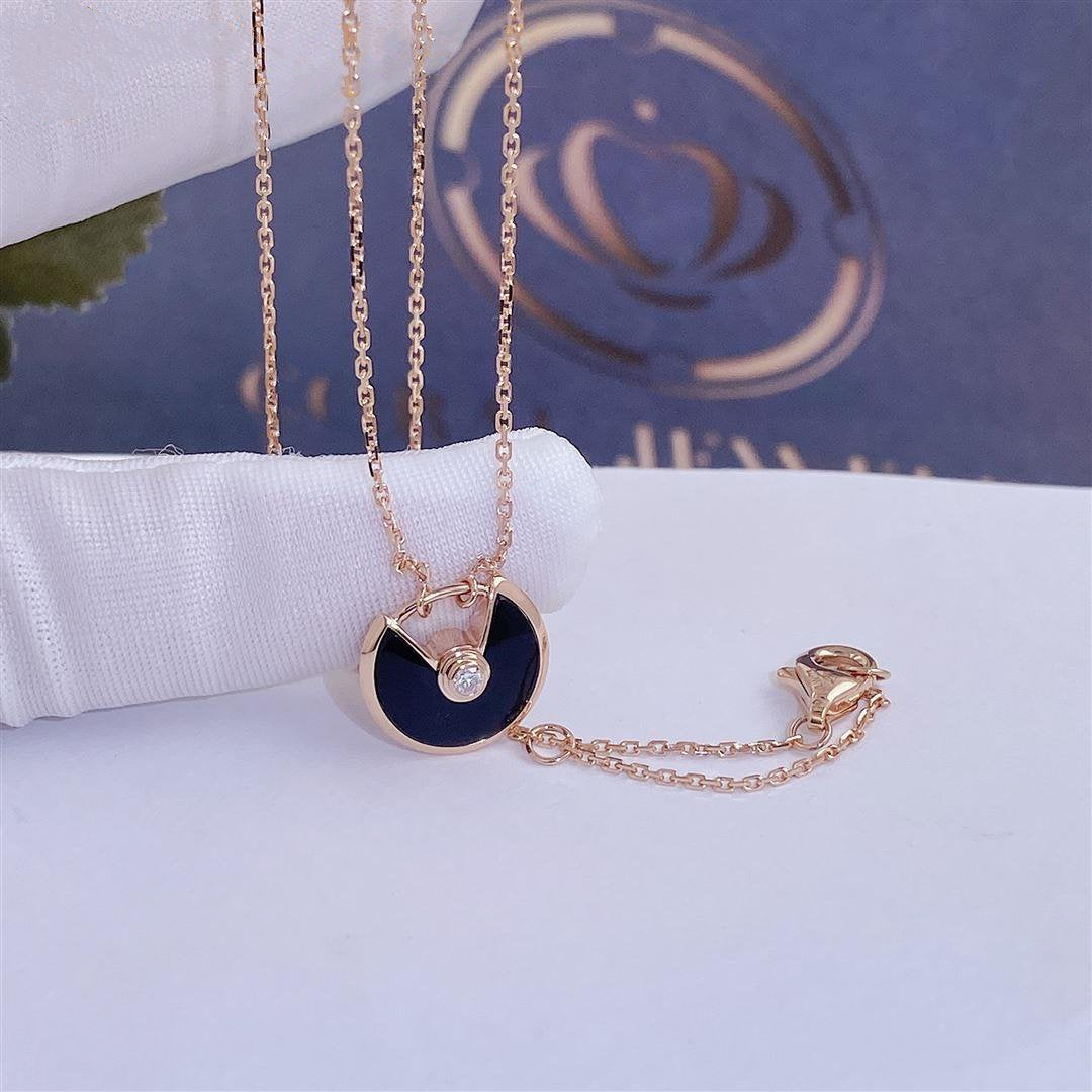 [Joyas Regalia] COLLAR AMULETTE DE ÓNIX EN ORO ROSA