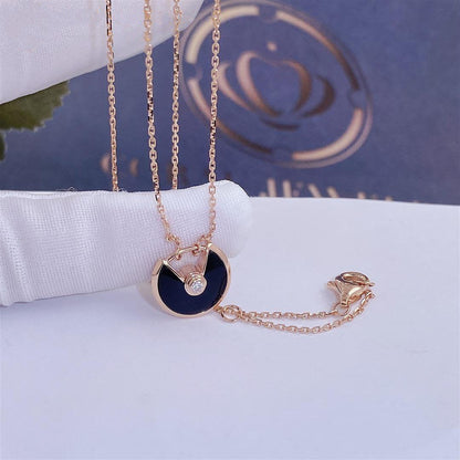 [Joyas Regalia] COLLAR AMULETTE DE ÓNIX EN ORO ROSA
