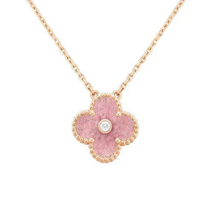 [Joyas Regalia] COLLAR DE RODONITA CON DIAMANTES Y TRÉBOL DE 15 MM