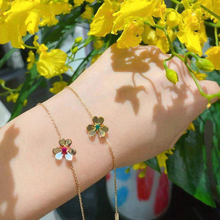 [Joyas Regalia]PULSERA FRIVOLE DE MALAQUITA ROSA CON FLOR DE ORO