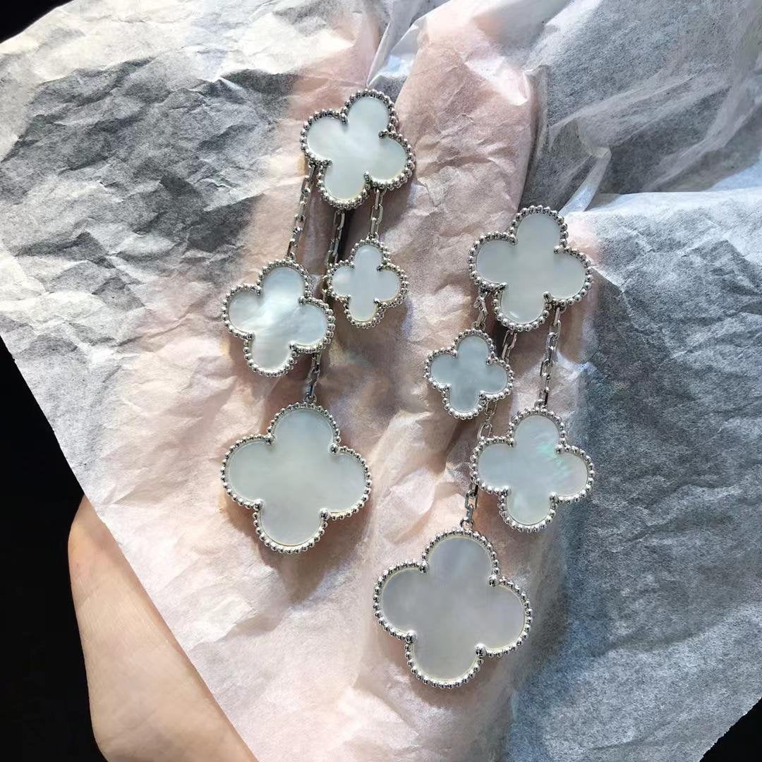 [Regalia jewelry]CLOVER EARRINGS WHITE MOP 4 MOTIFS SILVER