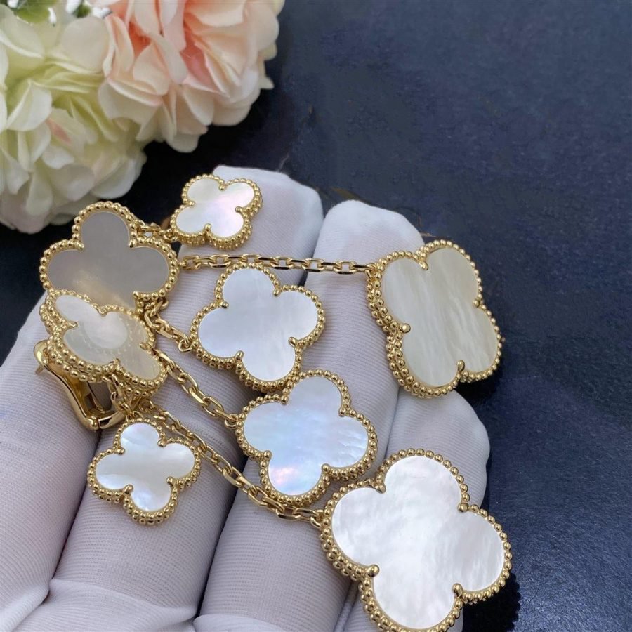 [Regalia jewelry]CLOVER EARRINGS WHITE MOP 4 MOTIFS GOLD