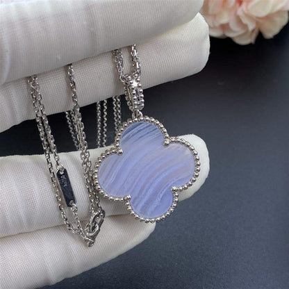 [Joyas Regalia] COLLAR DE TRÉBOL GRANDE DE PLATA Y CALCEDONIA