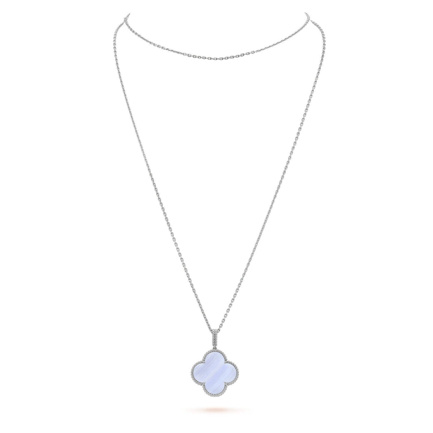 [Joyas Regalia] COLLAR DE TRÉBOL GRANDE DE PLATA Y CALCEDONIA
