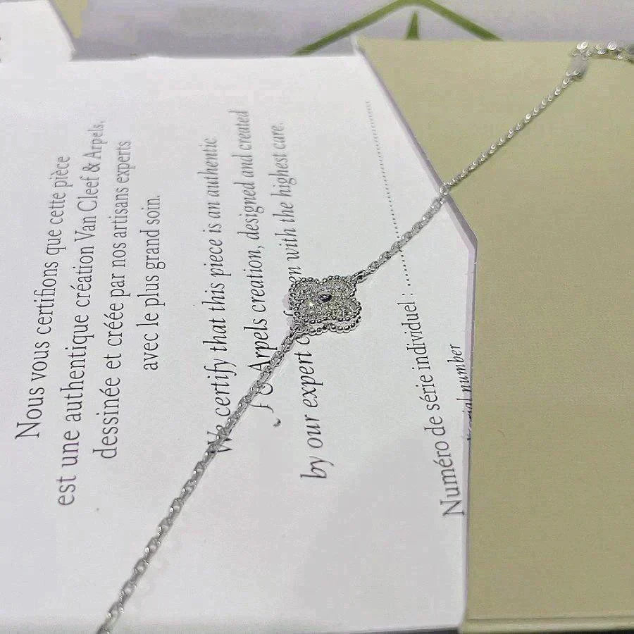 [Joyas Regalia]Pulsera de plata con una sola flor de trébol